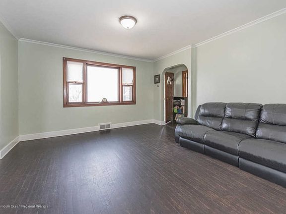 5th image of 1040 Central Ave