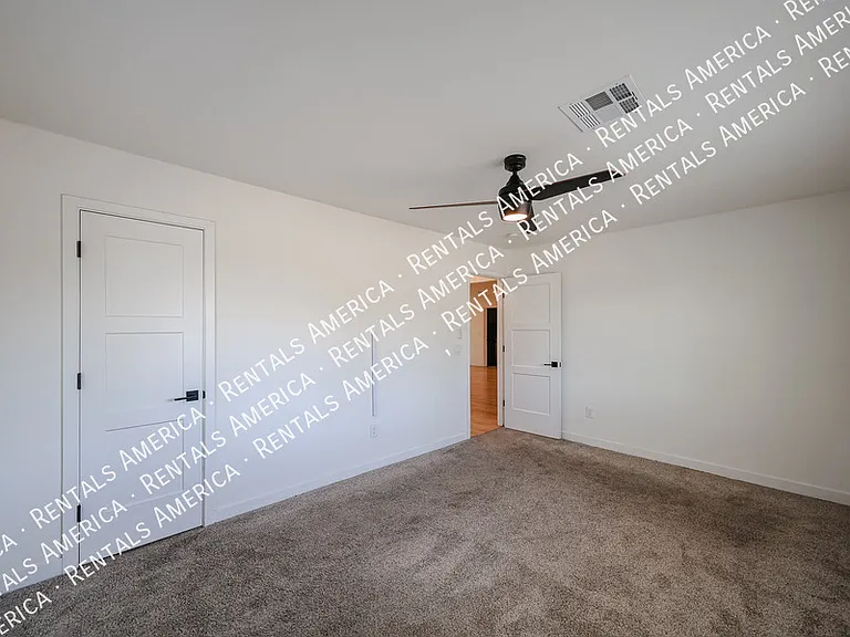 1909 E Indianola Ave — Photo 24