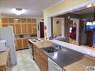 5th image of 720 West Dr