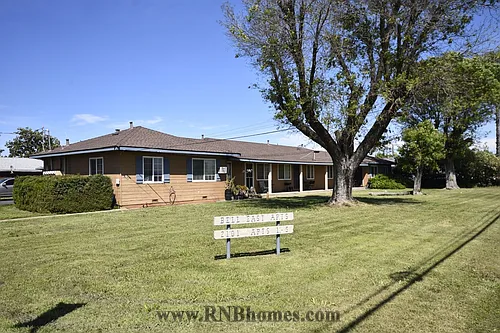 2101 Bell Ave #4 Photo 1