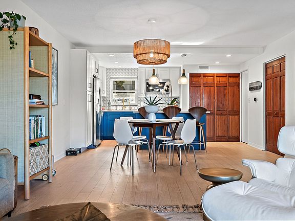 5th image of 105 4th Ave NE #2218