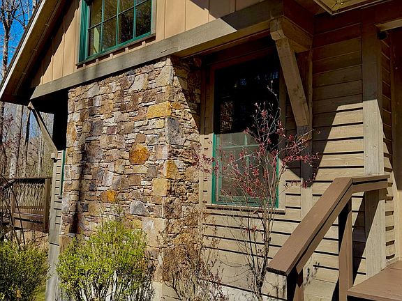 2nd image of 172 Peregrine Rdg