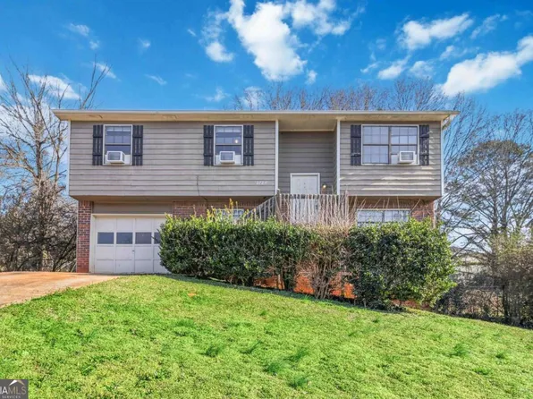 2724 Oxford Dr, Decatur, GA 30034