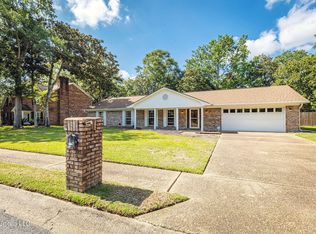 105 Temple Ter, Ocean Springs, MS 39564