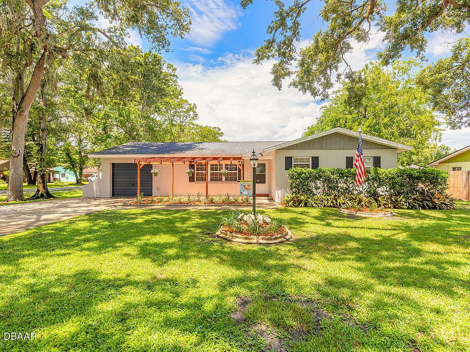 1st image of 62 Broadmoor Cir