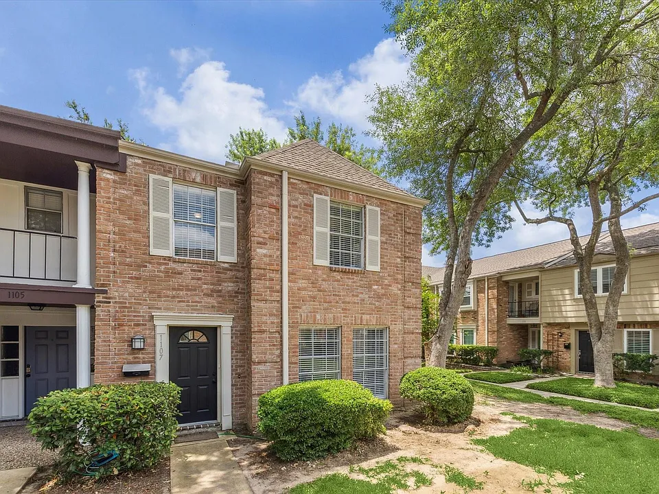 1107 Country Place Dr
