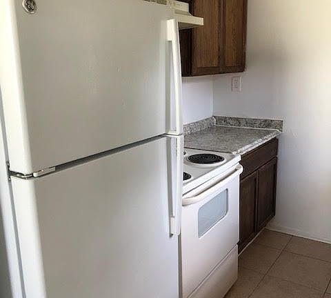 3rd image of 1813 N Lakeland Dr