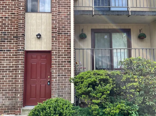 374 Saybrook Ln #B, Wallingford, PA 19086