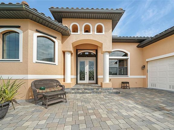 4th image of 18654 Arapahoe Cir