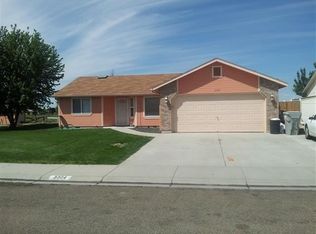 3304 Parkview Way, Nampa, ID 83687