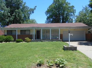 10046 Grosvenor Dr, Saint Louis, MO