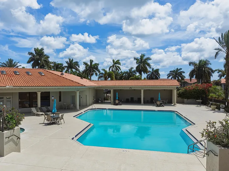 1601 Balfour Point Dr #H — Photo 22