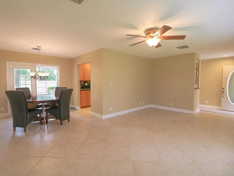 73 Pine Hill Trl W — Photo 6