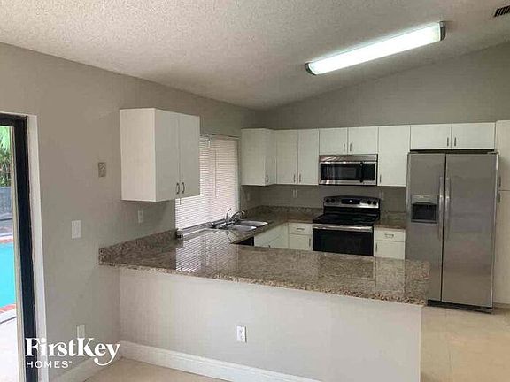 5th image of 7417 NW 49th Pl