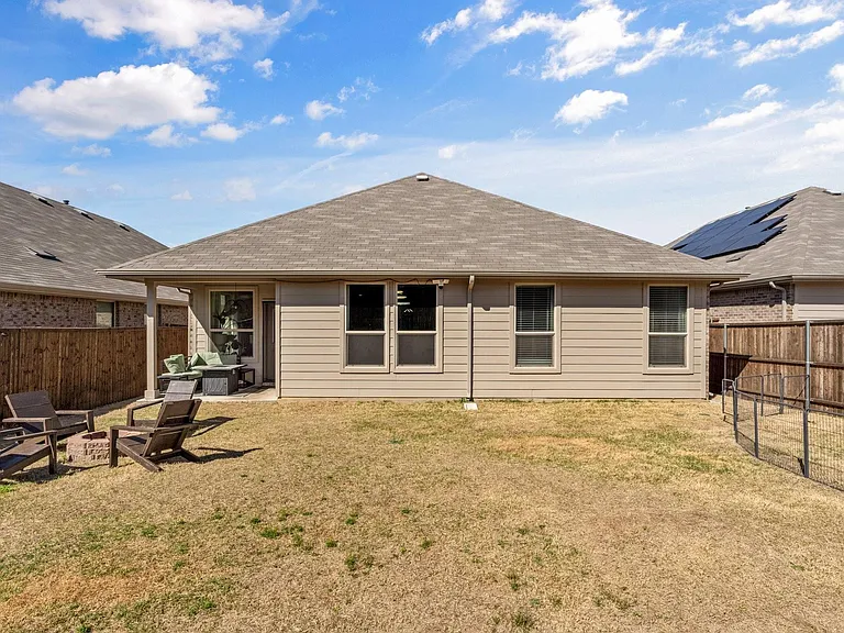 5505 Cypress Point Dr — Photo 32