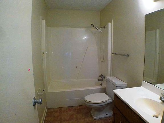 5th image of 1107 We Catt St