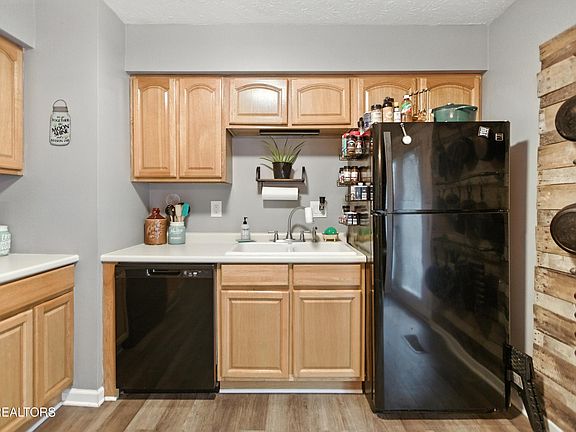 5th image of 6529 Cedarbreeze Rd