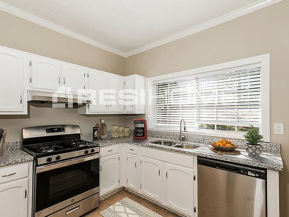 2nd image of 7314 Woodland Cir