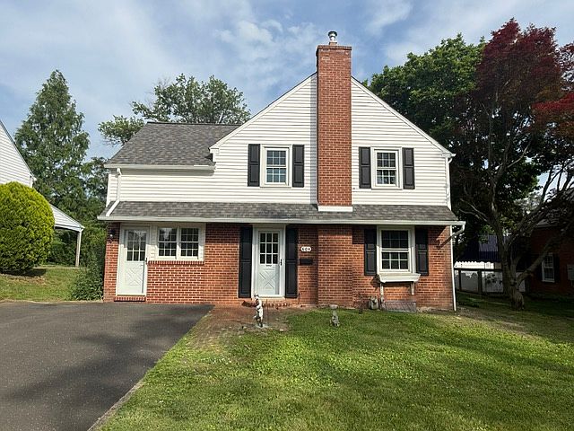 1st image of 604 Meadow Ln