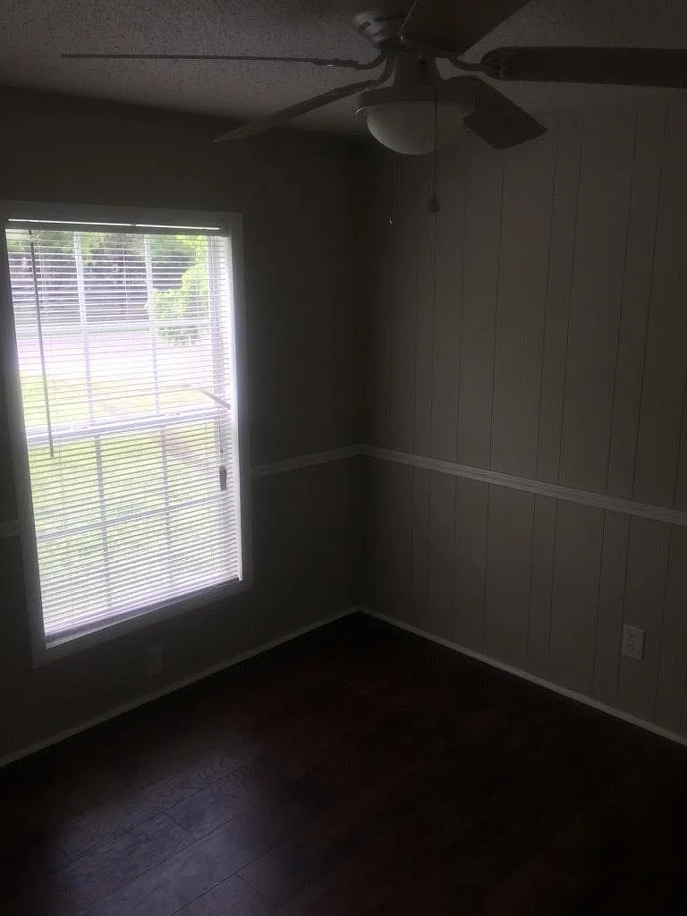 3 bed, 1095 sqft, $1,350 — Photo 2