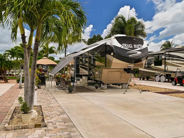 510 Shipwreck Ln, Fort Myers Beach, FL 33931