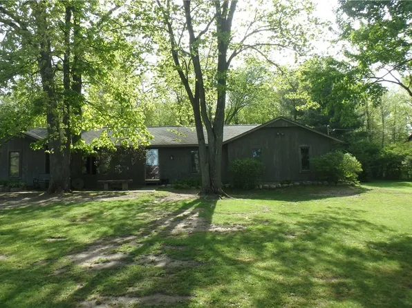 2075 Substation Rd, Brunswick, OH 44212