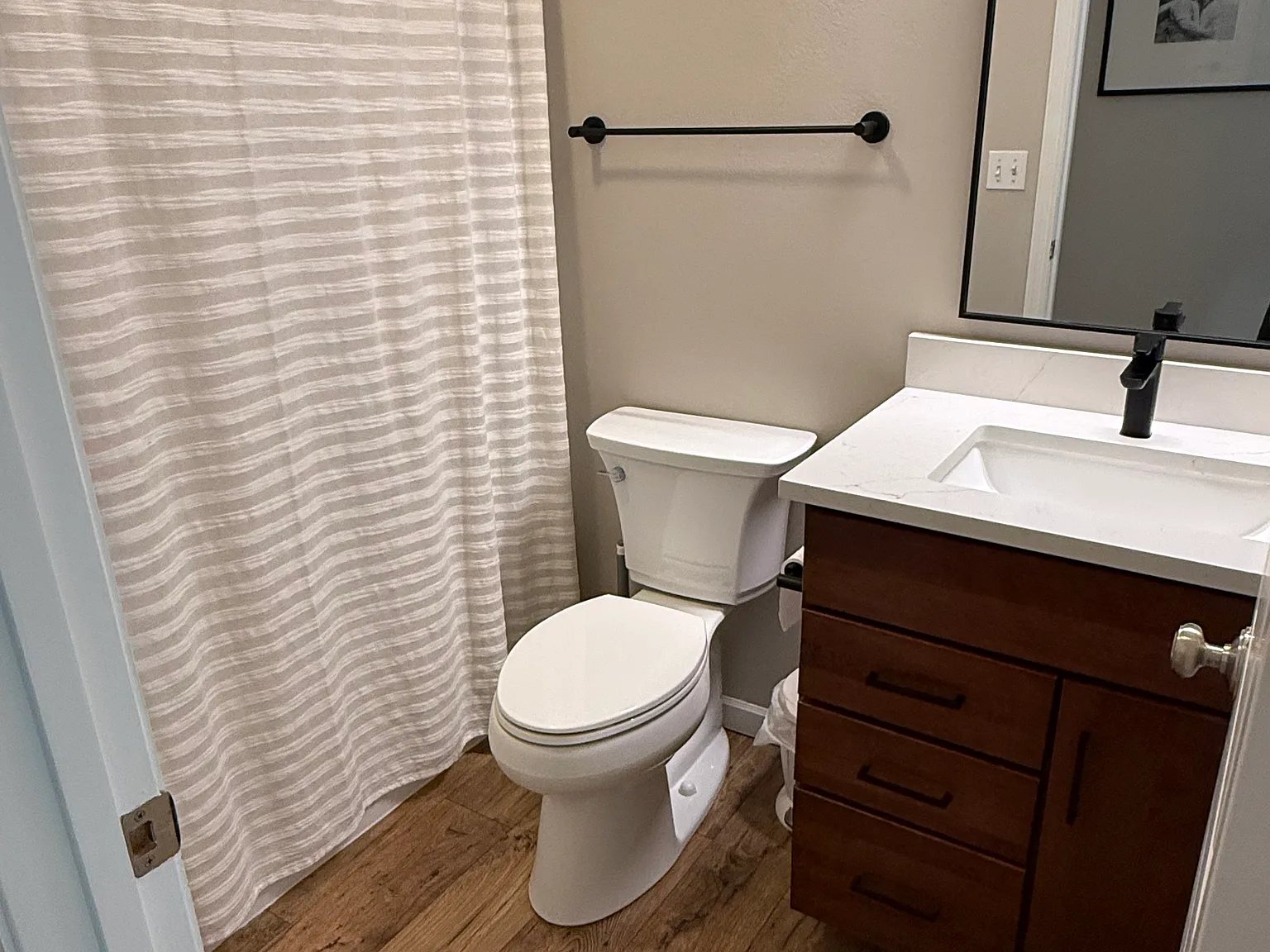 5 bed, 2561 sqft, $2,800 — Photo 4