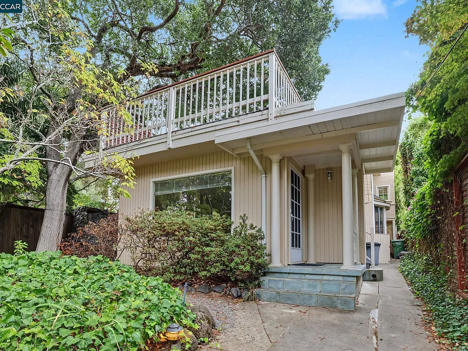 23 Sycamore Ave