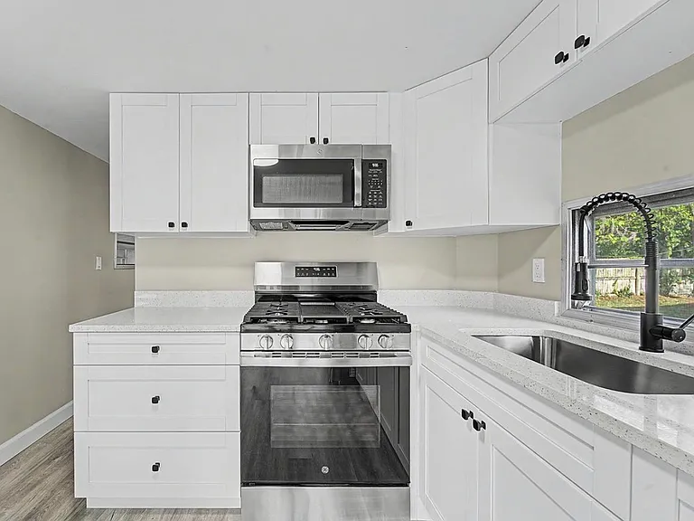 5053 Dunedin St — Photo 7