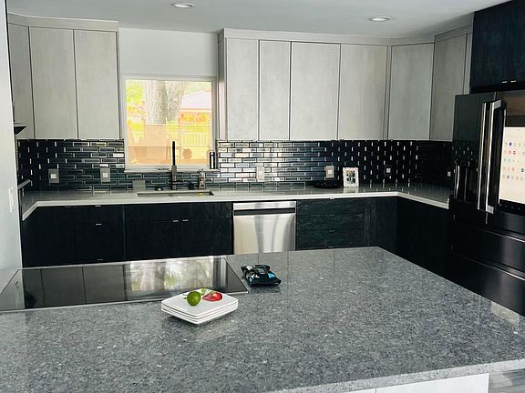 4th image of 667 Hollows Cir