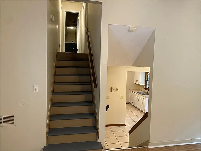 475 Radio Ct — Photo 4