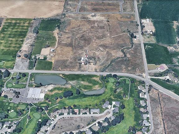 4th image of 690 Golf Course Rd