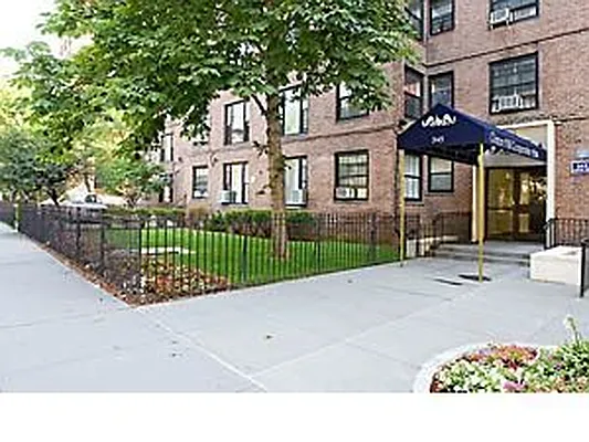 Sold by Douglas Elliman | media 15