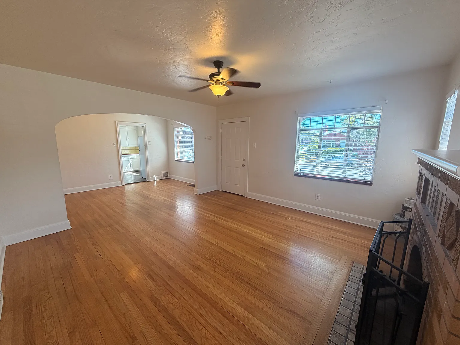 2 bed, 1008 sqft, $2,195 — Photo 4