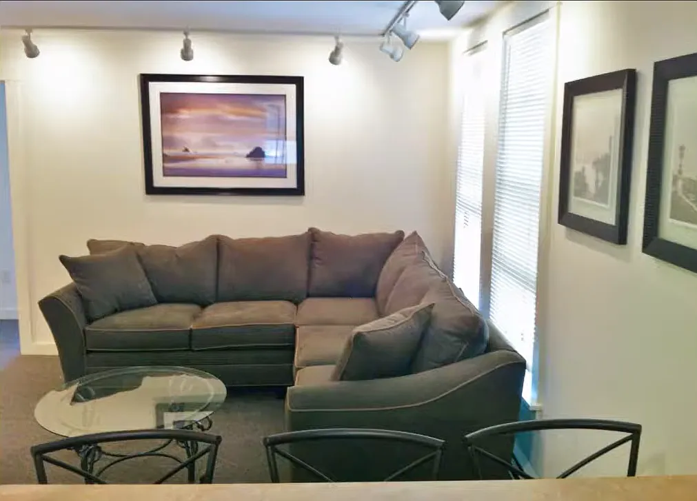 208 Williams St — Photo 3