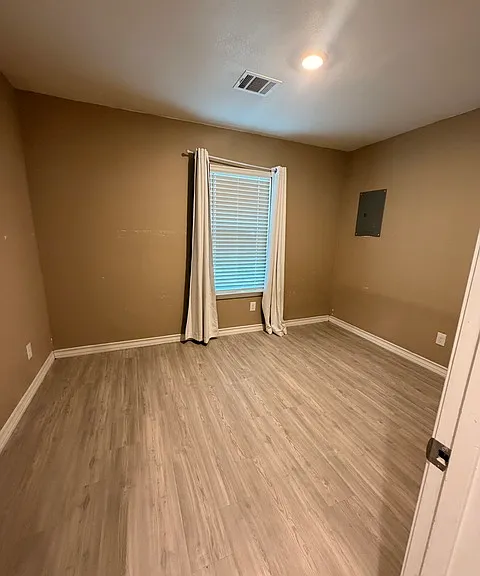 551 Westbend Dr — Photo 5