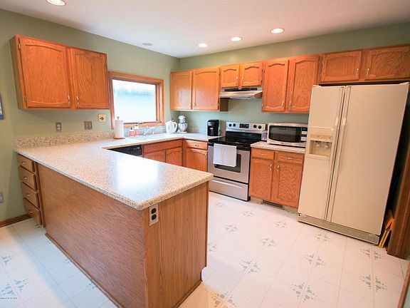 4th image of 5307 Bear Lake Dr