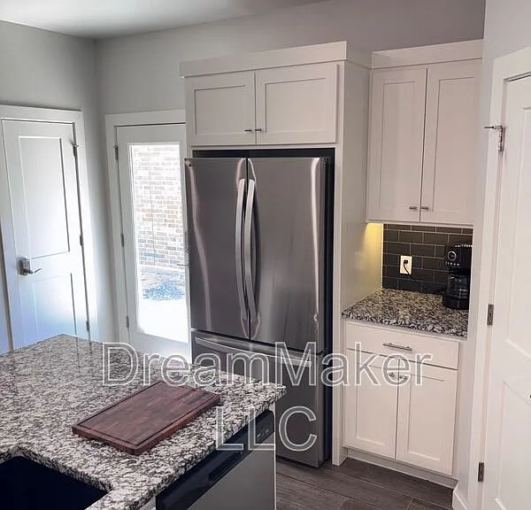 2819 Clifton Ter — Photo 9