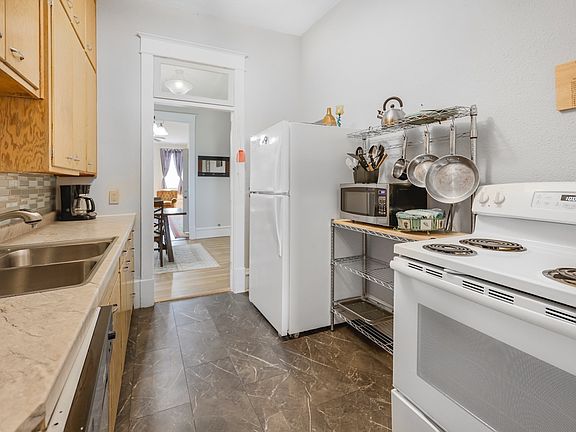 4th image of 235 N Sibley Ave #3