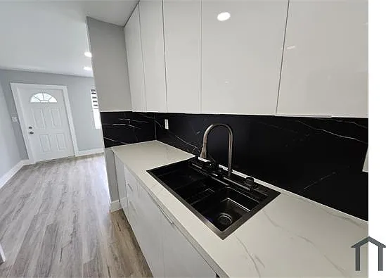 2865 NE 13th Ave — Photo 5
