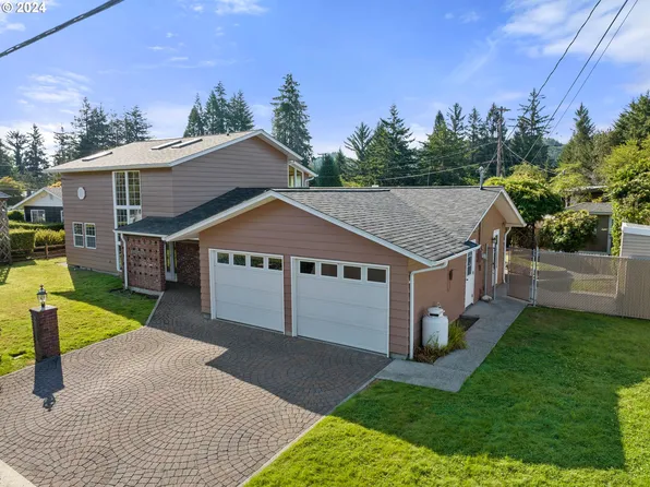 2663 Greenbriar St, Reedsport, OR 97467