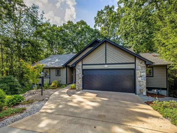 16 Josie Ln, Asheville, NC 28804