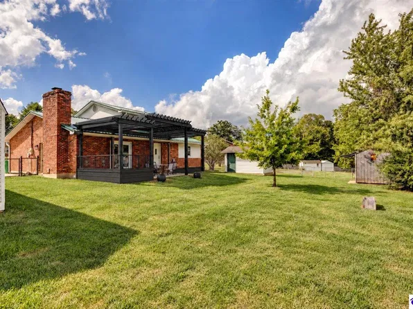 872 Rhonda Ct, Radcliff, KY 40160