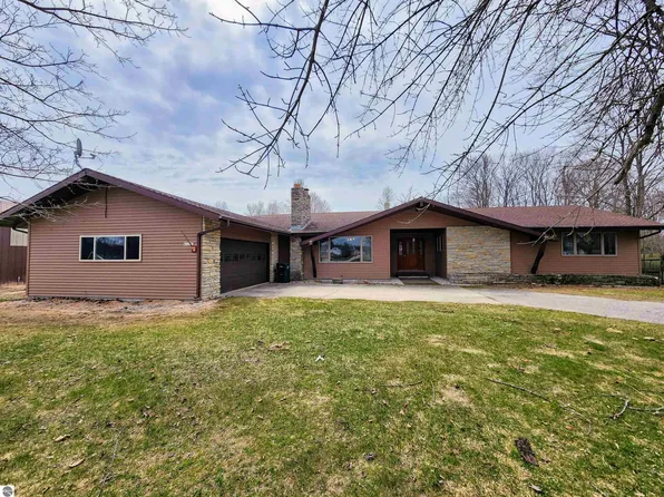 W 11635 Lake St, Naubinway, MI 49762