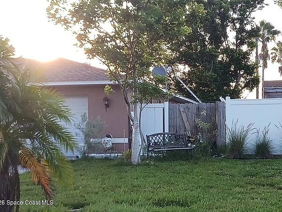 4th image of 1801 SE 5th Ave