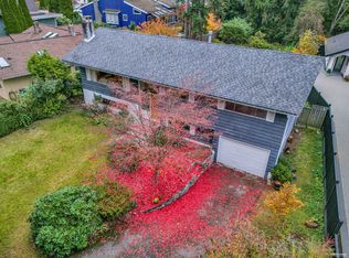 4578 Capilano Rd, North Vancouver, BC
