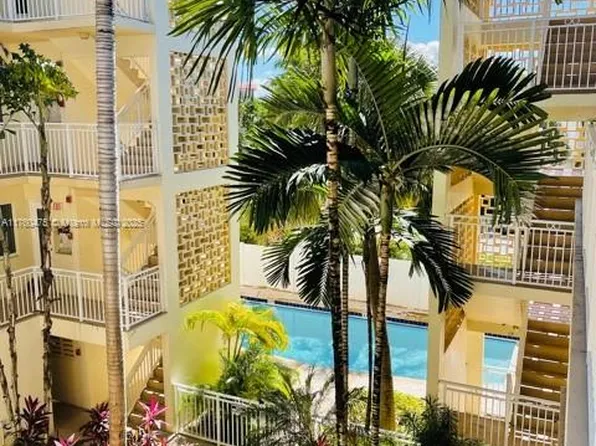 10001 W Bay Harbor Dr APT 302, Bay Harbor Islands, FL 33154