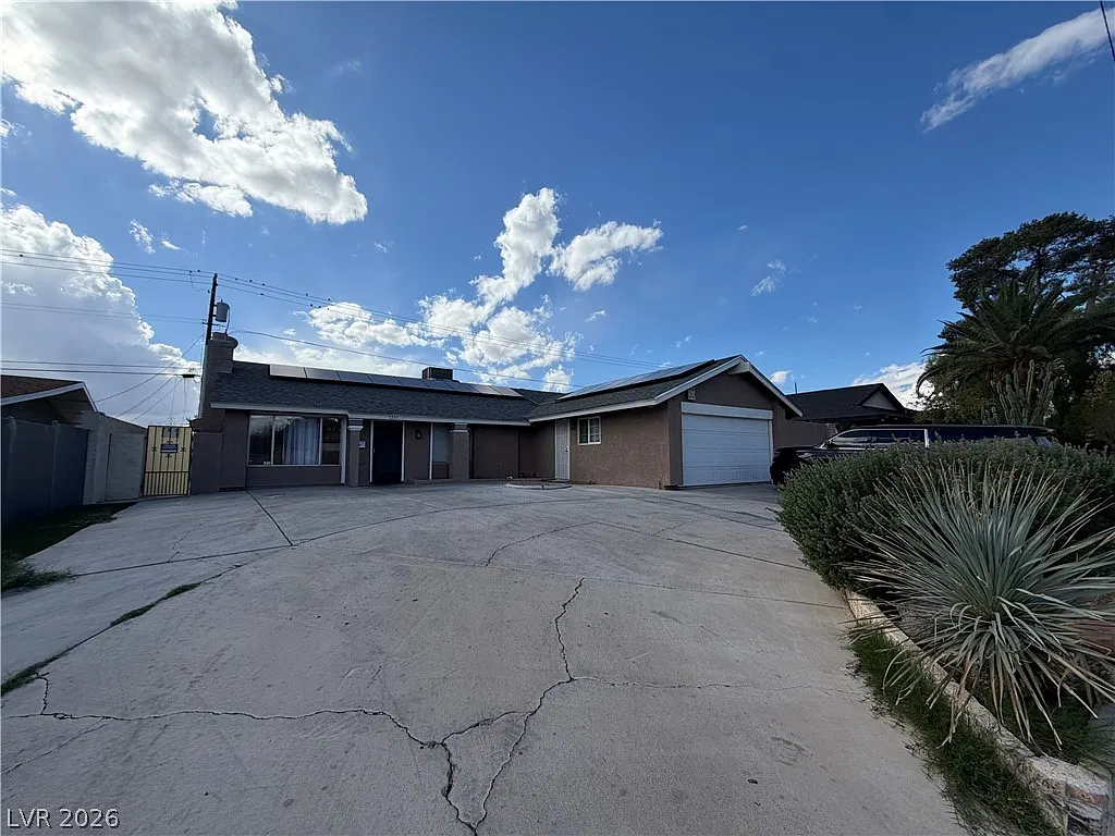 4 bed, 4.0 bath, 1788 sqft, $2,950 — Photo 2
