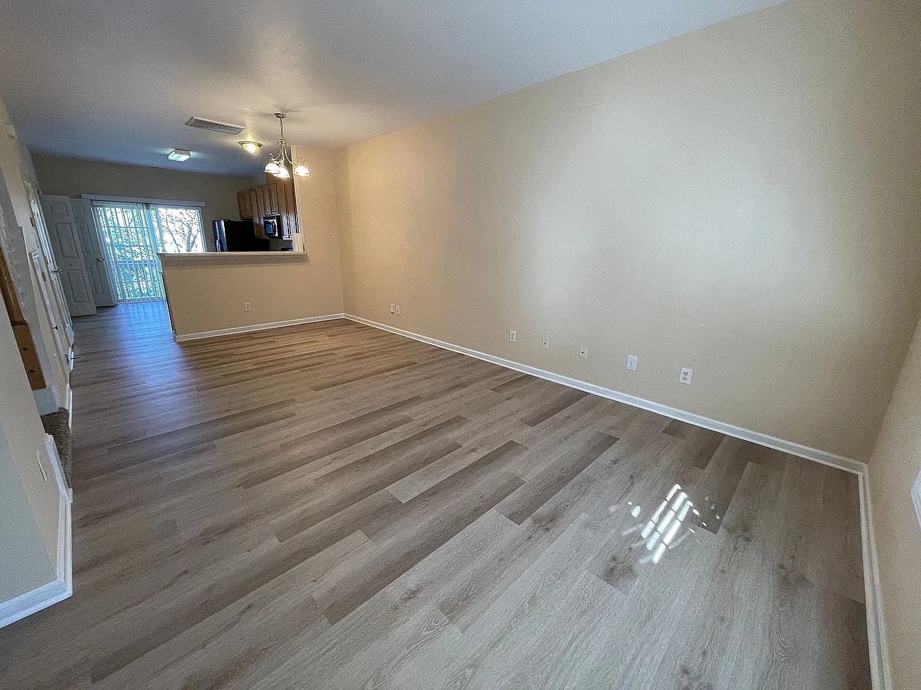 2 bed, 1150 sqft, $1,400 — Photo 4