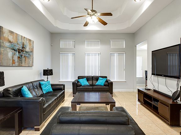 4th image of 3022 Iris Ave